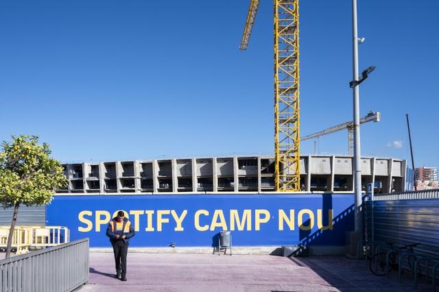 为路易斯, 极推动相关