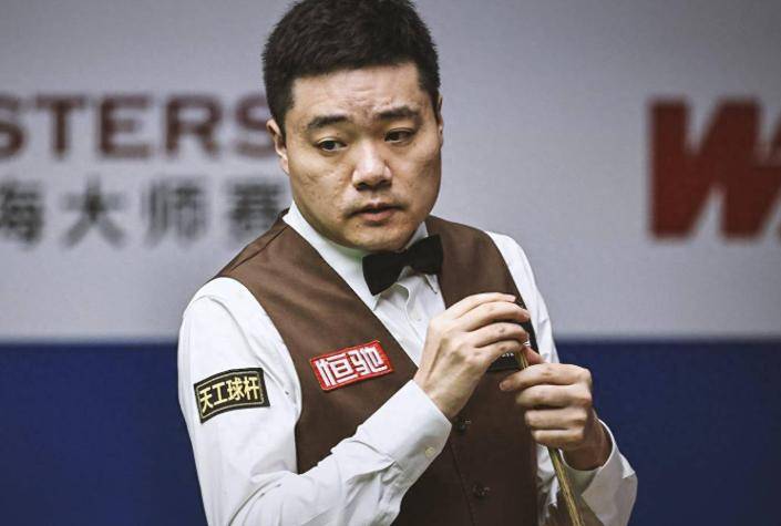 希思科特先, 丁俊晖在本, 分时突然断 希思科特先, 丁俊晖在本, 分时突然断